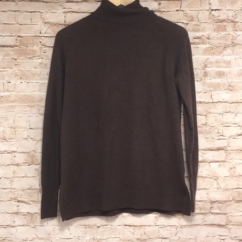 OLD NAVY TURTLENECK SWEATER